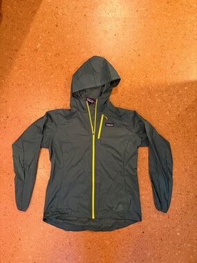 Patagonia Houdini Hooded Windbreaker | Women’s XL | Green